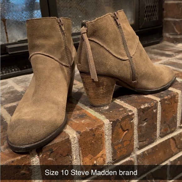 Size 10, Steve Madden Booties - Picture 3 of 3